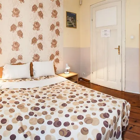 Ivani Guestrooms Pensiune *